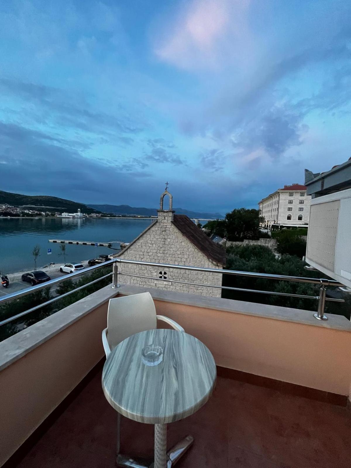 Apartments Kapetanovi Dvori Trogir Luaran gambar