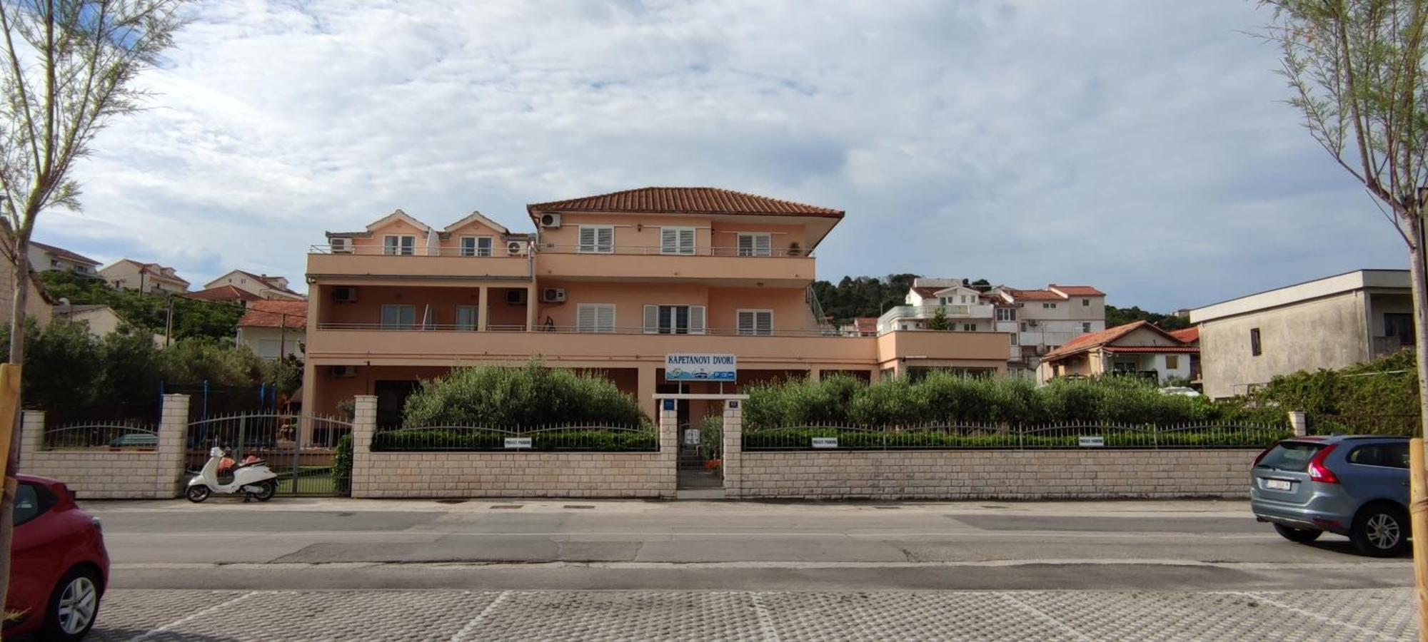 Apartments Kapetanovi Dvori Trogir Luaran gambar